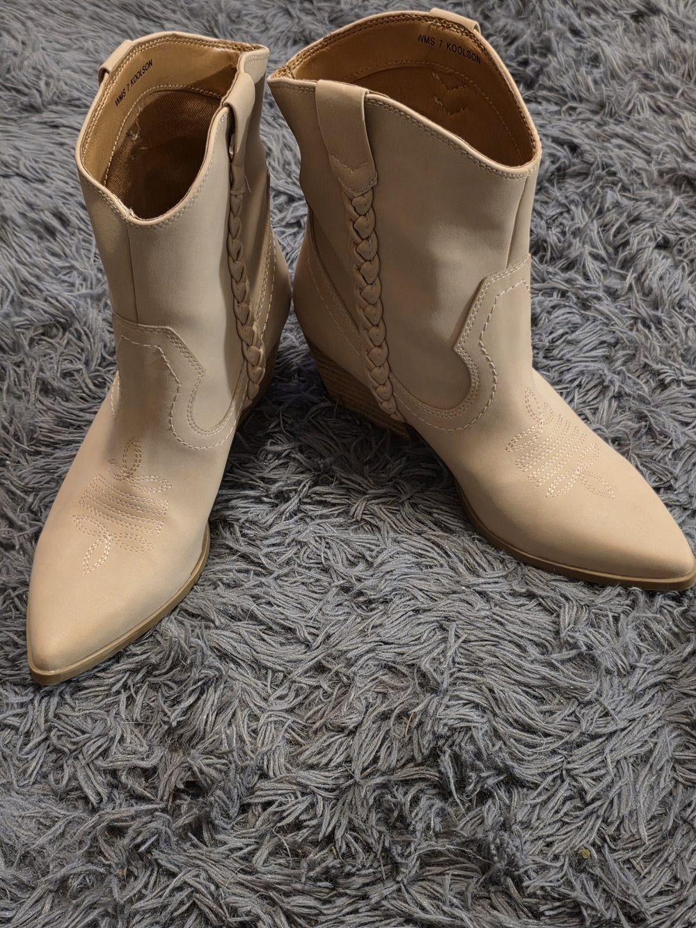 DV by Dolce Vita Cream Braided Western Ankle Boots Sz 7